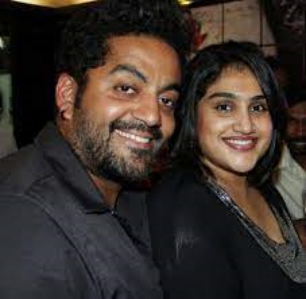 கச்சேரி இருக்கு 