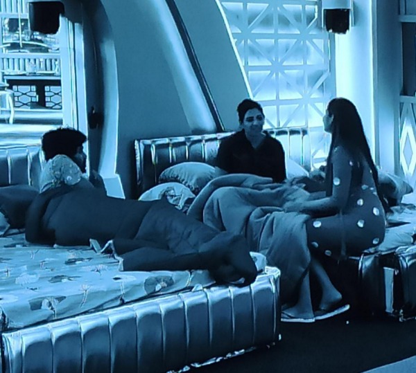  கூடி கோஷ்டியாகும் போட்டியாளர்கள் 