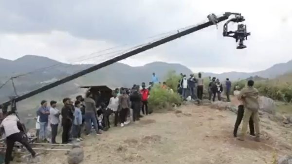 காட்டுப்பகுதிகளில் சூட்டிங் காட்டுப்பகுதிகளில் சூட்டிங்