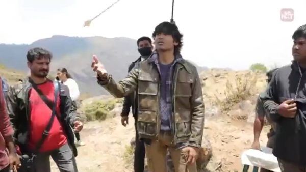 கலவையான விமர்சனங்கள் கலவையான விமர்சனங்கள்