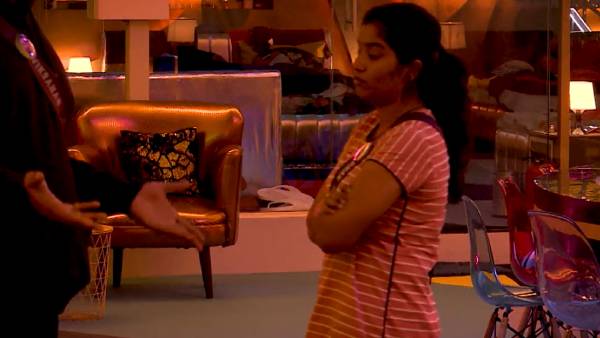 பாட்டுப்பாடி அலப்பறை 