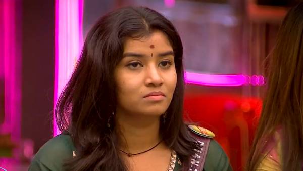 டாப்பில் தனலட்சுமி 