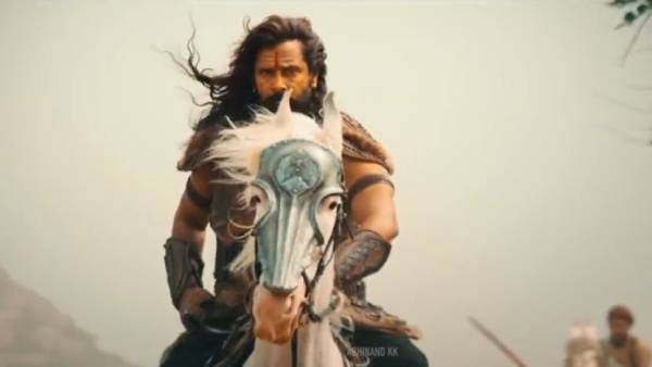 மிரட்டிய ஆதித்த கரிகாலன் கேரக்டர் மிரட்டிய ஆதித்த கரிகாலன் கேரக்டர்