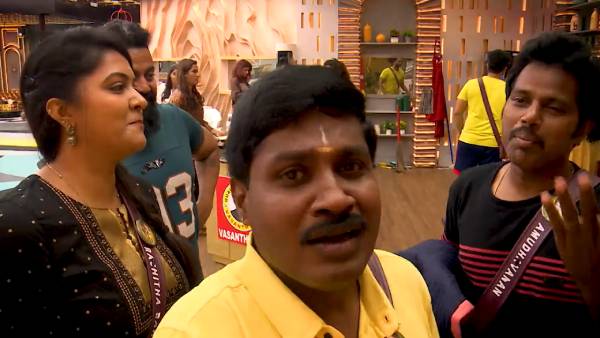 பிக்பாஸ் அழைத்தும் மேக்கப் போடுவதில் கவனம் செலுத்திய ஜி.பி.முத்து
