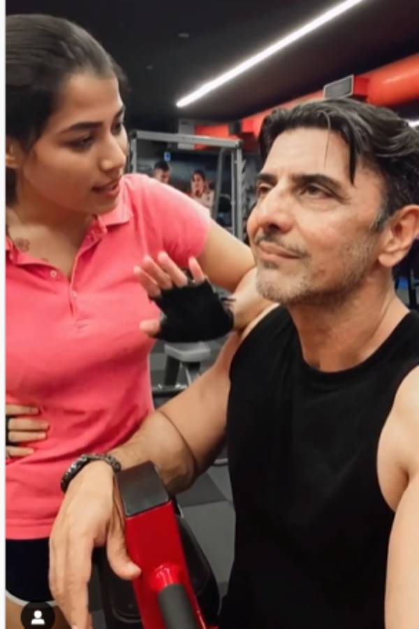 விவாகரத்து செய்துவிட்டேன்