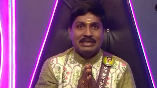 வெளியேறினார்