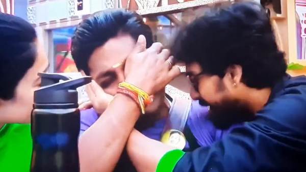 பார்த்தாலே இரிடேட் ஆகுது 