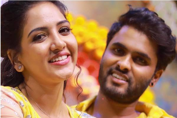 நட்பை தொடர்ந்த ஜோடி 