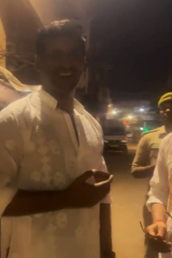 4 மொழிகளில் 