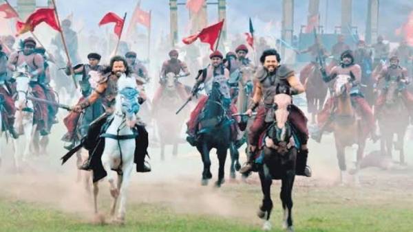 குவியும் பாராட்டு குவியும் பாராட்டு