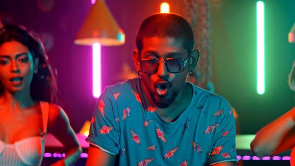 தமிழில் நிறைய பாடல்கள்