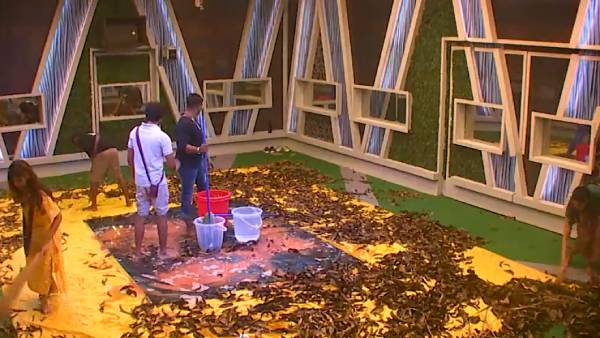 முதல் நாளே இப்படியா