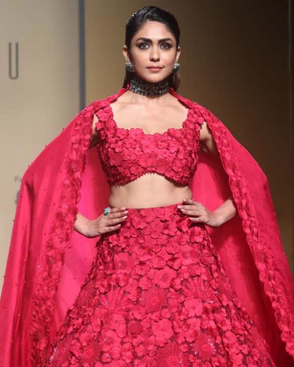 மிருணாள் தாக்கூர்