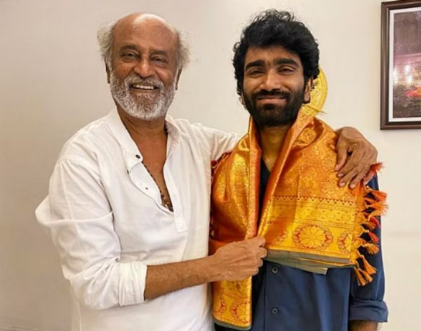  ரஜினி ரசிகர்கள் கேட்கும் கேள்வி