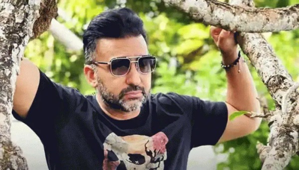 அதிரடி ரெய்டு