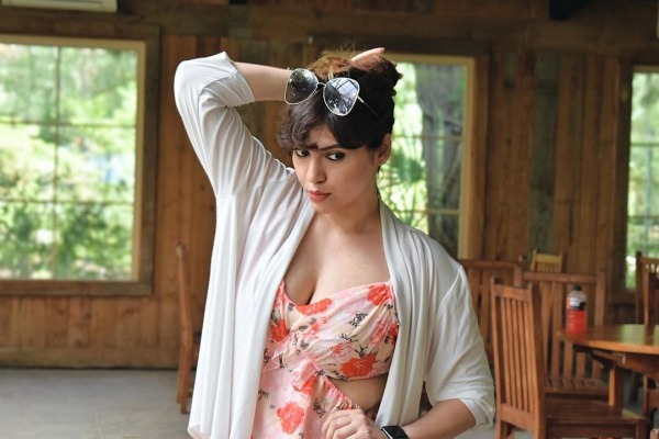 நடிகை ஷெரின்