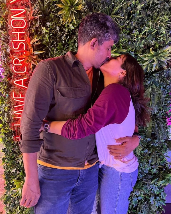 என்னவொரு லிப் லாக் 