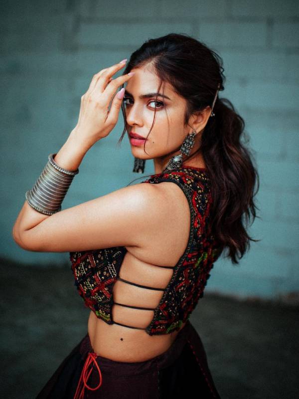 நச்சுனு போஸ்