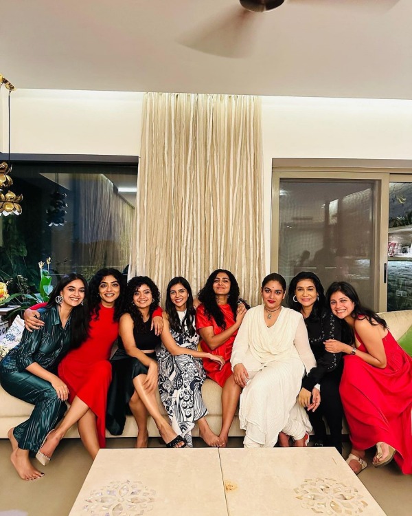 பூர்வீக வீட்டில் 