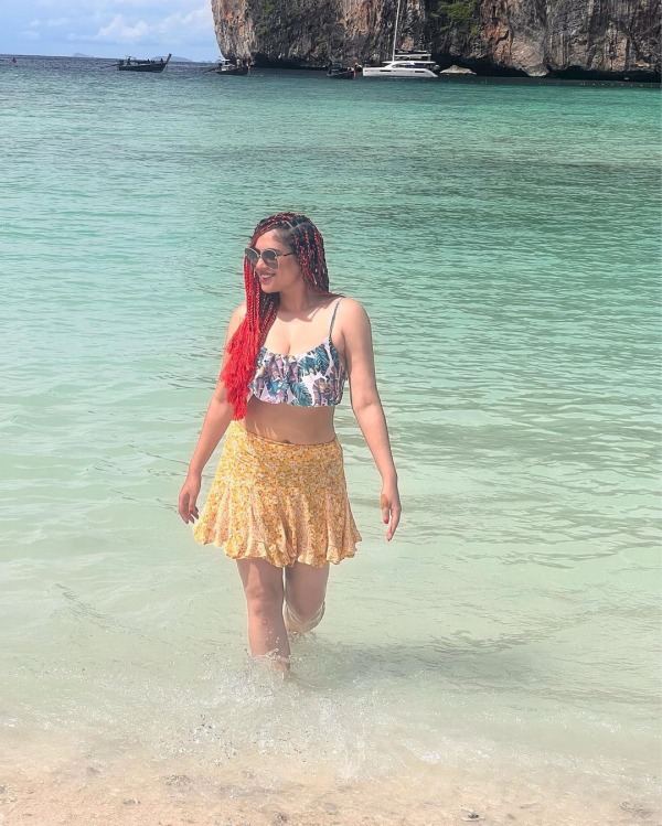 நடிகை ஷெரின்