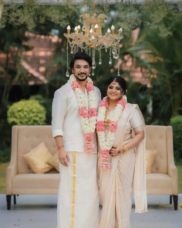 ஹனிமூன் எங்கே