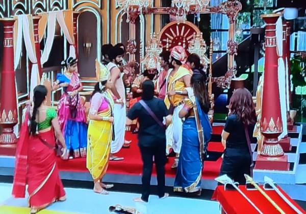  ஒட்டுமொத்த குடும்பமும் எதிரானது