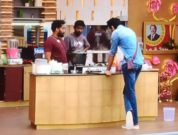  ஆண்கள் மட்டுமே கொண்ட சமையல் டீம்-அசீமின் அதிரடி