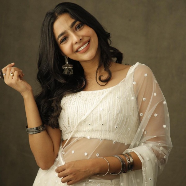 எதிர்பார்ப்பில் ரசிகர்கள்