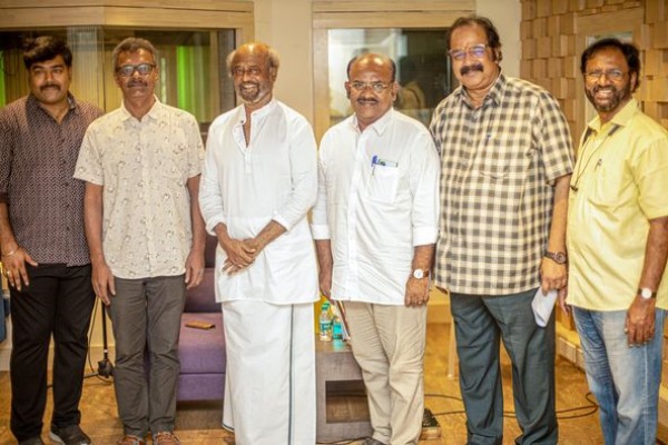 பிறந்தநாளில் பாபா ரீ-ரிலீஸ் பிறந்தநாளில் பாபா ரீ-ரிலீஸ்