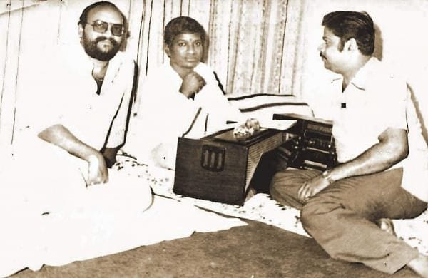 பன்னீர் புஷ்பங்கள்