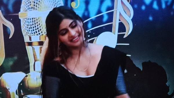 மைனா நந்தினி மாஸ் 