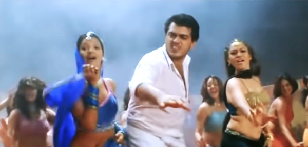 செட்டில் அலப்பறை செய்த மும்பை நடிகை