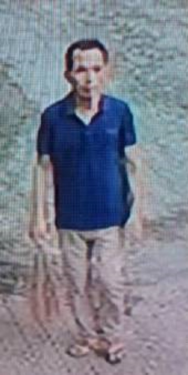 வேலைக்காரனாக நுழைந்து வில்லனான கொள்ளைக்காரன் வேலைக்காரனாக நுழைந்து வில்லனான கொள்ளைக்காரன்