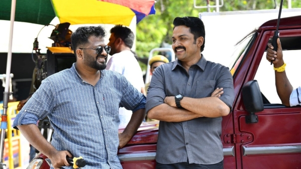 இயக்குநருக்கு கார் பரிசு