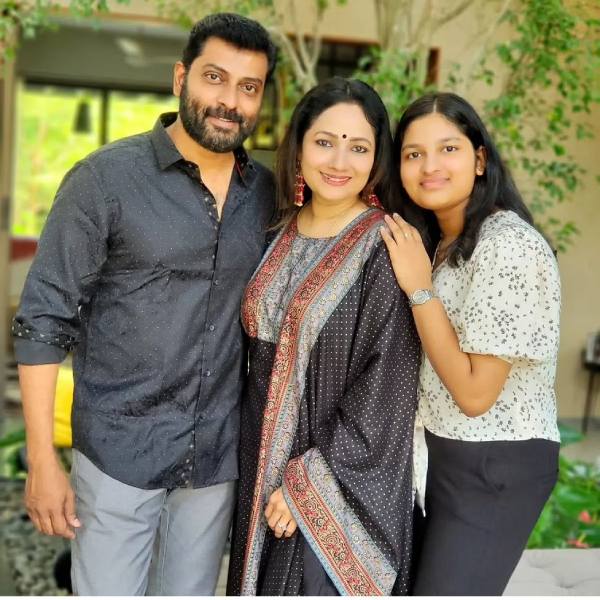 குவியும் வாழ்த்துக்கள் 