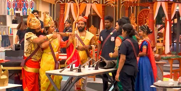  ராஜா ராணி டாஸ்க்கில் அத்துமீறிய முதுமை ஜோடி 