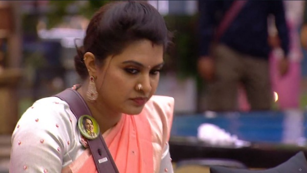 ஜூம் போட்டு பார்த்தாலும்