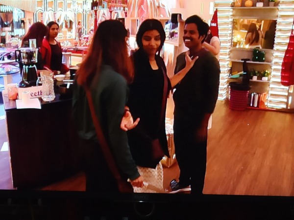  கத்தியைக் காட்டி ஆவேசத்துடன் அமுதவாணனை மிரட்டிய ஆயிஷா