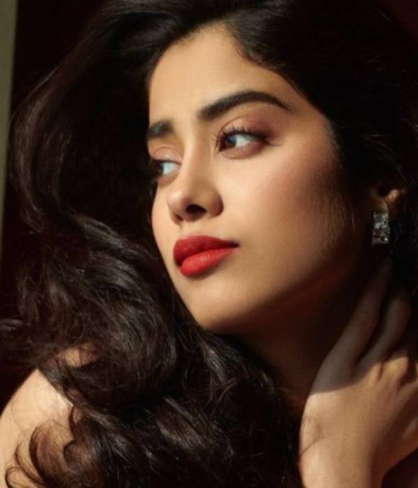 பளபளப்பான தரை..அலங்கார தூண்