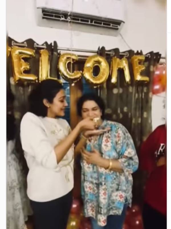 ஷெரினா சம்பளம்