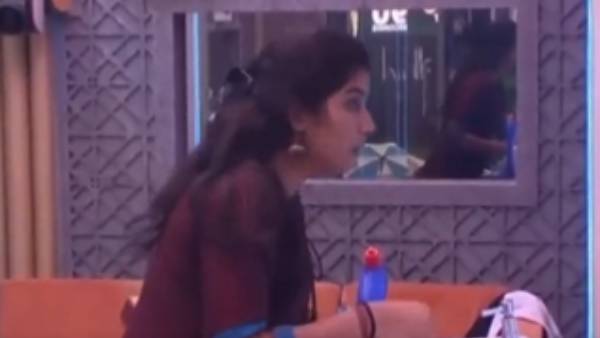 பாத்ரூமில் கதறி அழுது