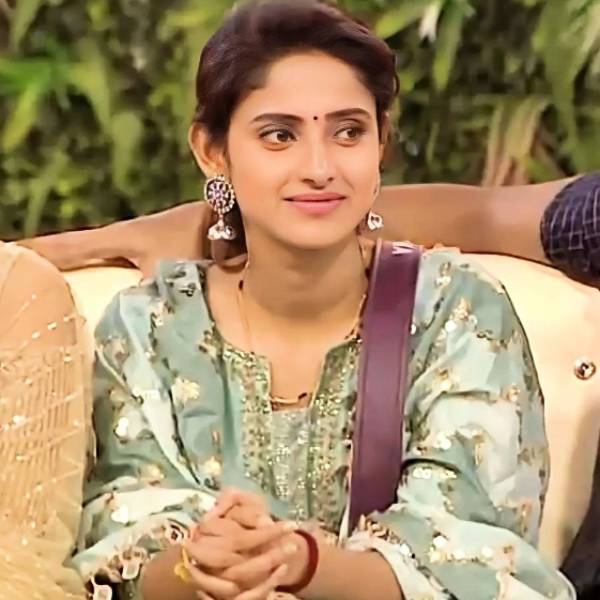 தப்பித்த ஆயிஷா 