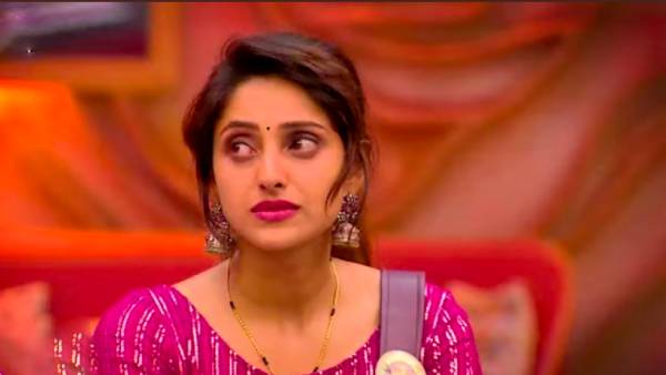 கதறி அழுது ஆயிஷா