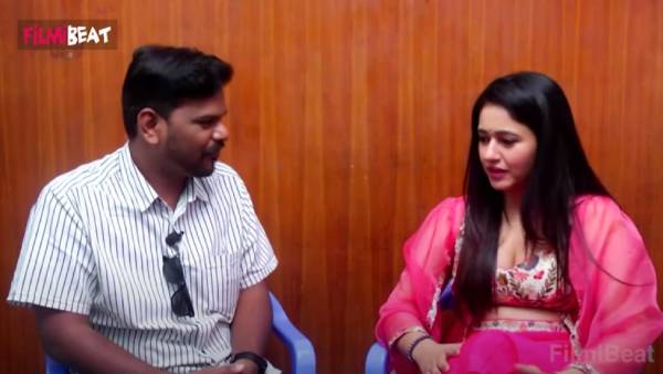 மொழி பிரச்சனை இல்லை