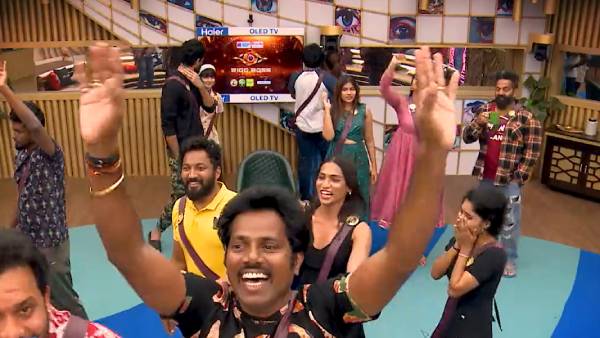 கோமாளி பட ஸ்க்ரிப்ட்டா 