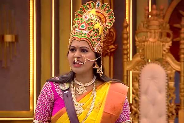 கழுத்தை நெறிக்க போன ரச்சிதா 