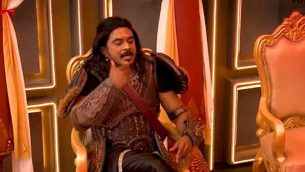 அதிரடி அசீம் 