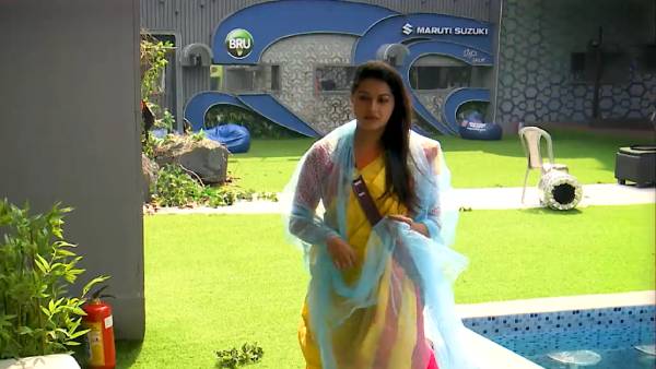 விலகி செல்லும் ரச்சிதா