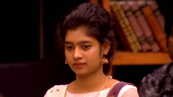 பம்மிய ஜனனி 