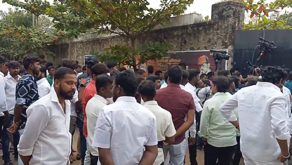 பனையூரில் ஆலோசனை